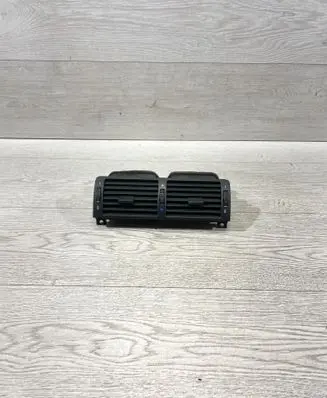 BMW 3 E46 Dash center air vent grill 8391179 C335601 8364007
