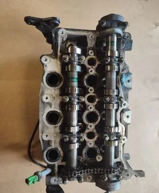 Jaguar S-Type Engine head 