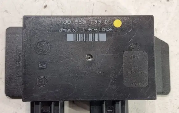 Volkswagen PASSAT B5 Comfort/convenience module 1J0959799N