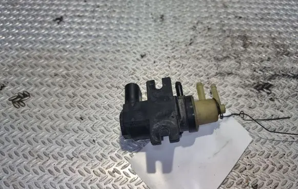Volkswagen Caddy Turbo solenoid valve 1K0906627A