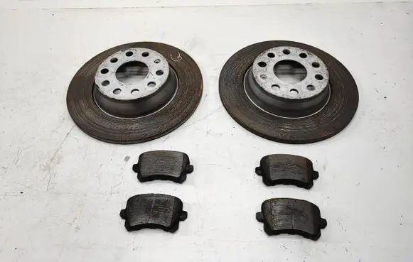 Volkswagen PASSAT CC Rear brake disc