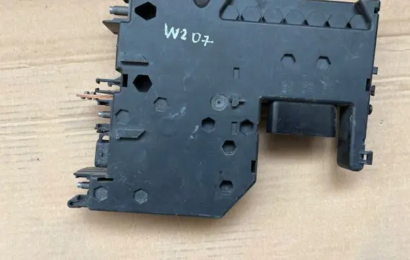 Mercedes-Benz E A207 Fuse module A2075402050
