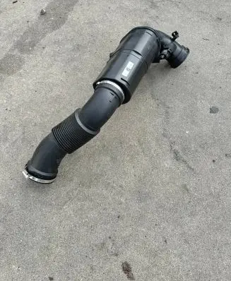 BMW 1 F40 Air intake hose/pipe 8693166 23557610