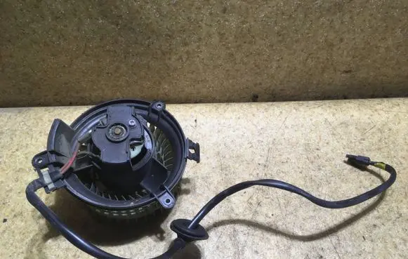 Mercedes-Benz E W124 Heater fan/blower 