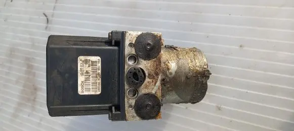 Volkswagen PASSAT B5.5 ABS Pump