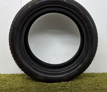 Audi A4 S4 B9 8W R17 winter tire 1024959
