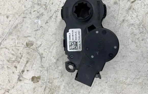 Citroen C3 Air flap motor/actuator T32088B