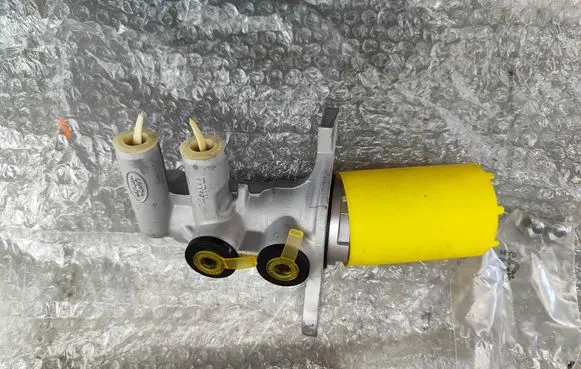 Land Rover Range Rover Sport L494 Master brake cylinder LR099178 LR081597