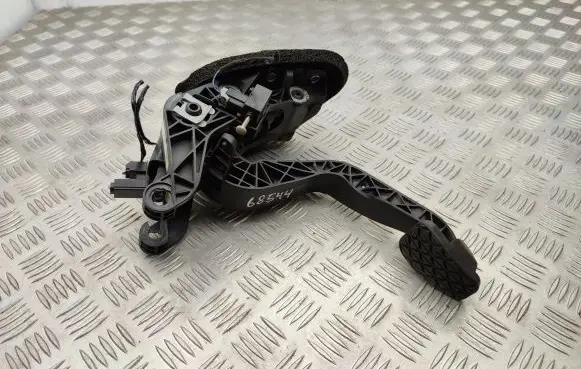 Ford B-MAX Clutch pedal AY117B633GD