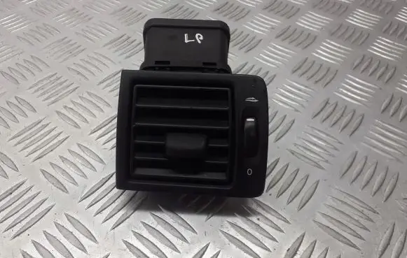 Volvo S40 Dashboard air vent grill cover trim 