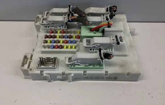 Ford C-MAX II Fuse module F1dt14a073ec