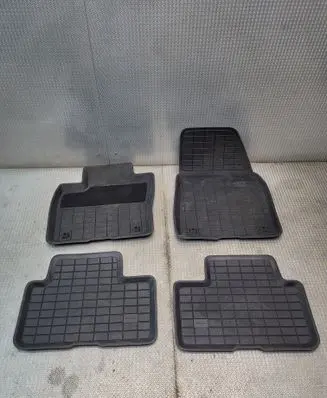 Volvo XC40 Car floor mat set 31470951 31470952 31470949