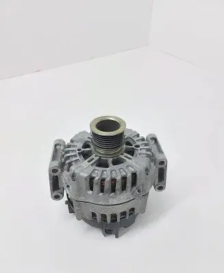 Mercedes-Benz CLS C218 X218 Generator/alternator A0009067500 412016112 FG18S078