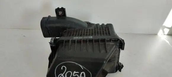 Hyundai i40 Air filter box 281103Z300