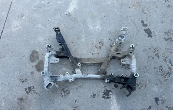 BMW 5 E39 Front subframe