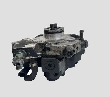 Volvo V70 Fuel injection high pressure pump 0445010111 8692521 015148