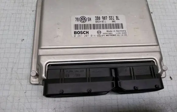 Volkswagen PASSAT B5.5 Engine control unit/module 3B0907551BL 0261207014 26SA7083