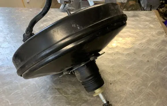 Renault Kangoo II Brake booster 0204788848