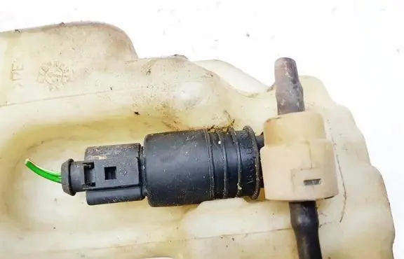 Audi A3 S3 8L Windscreen/windshield washer pump