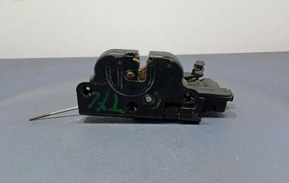 Mercedes-Benz Vito Viano W639 Tailgate/trunk/boot lock/catch/latch A6397401235