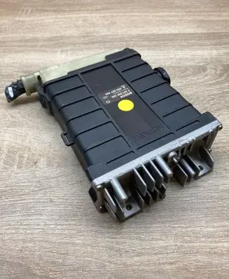 Audi 80 90 S2 B4 Engine control unit/module ECU 893907404 0261200220