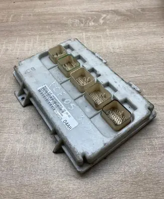 Chrysler Pacifica Central body control module P04727604AH 04727604AH