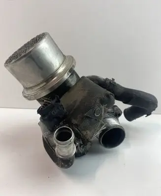 Volkswagen Golf VII EGR valve cooler 04L131512