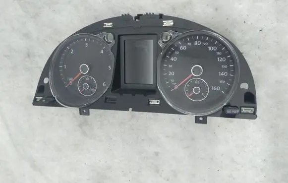 Volkswagen PASSAT B7 Speedometer (instrument cluster) 3AA920970E A2C53238929