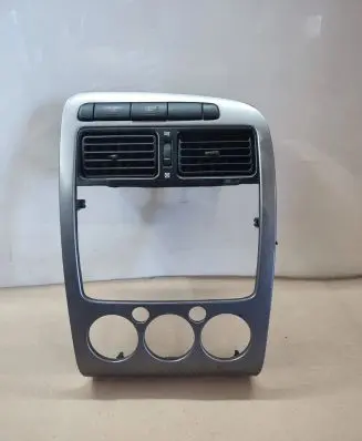 Toyota Avensis T220 Dash center air vent grill 5541220700