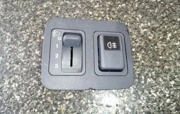 Honda HR-V Headlight level height control switch M18417