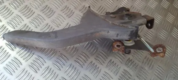 KIA Rio Handbrake/parking brake lever assembly