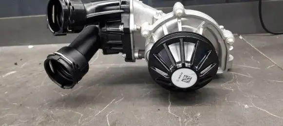 Mercedes-Benz CLS C257 Water pump A6542000600