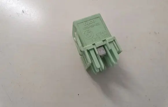 BMW 7 F01 F02 F03 F04 Other relay 8373700