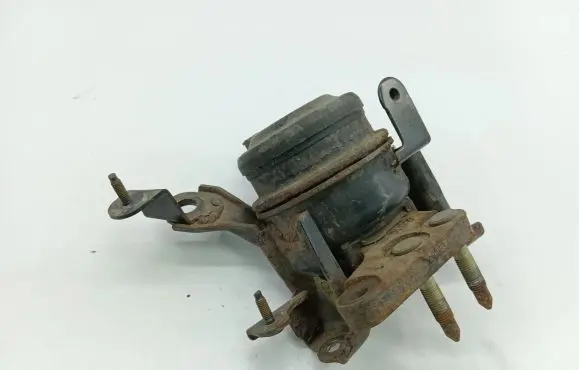 Toyota Corolla E120 E130 Engine mount bracket