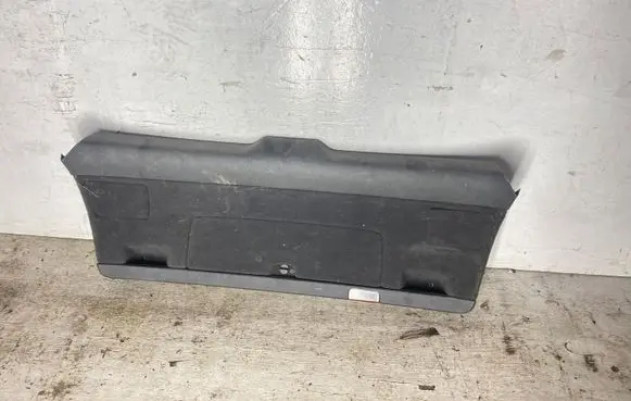 Tailgate trim