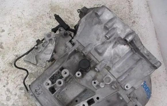 Peugeot 2008 I Manual 6 speed gearbox 206459 30K38