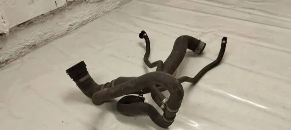 Mercedes-Benz GLE AMG (W166 - C292) Engine coolant pipe/hose A1665000077