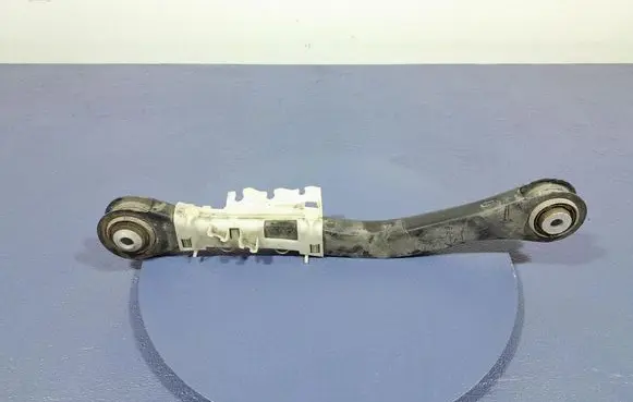 BMW X5 E53 Rear control arm 6878030