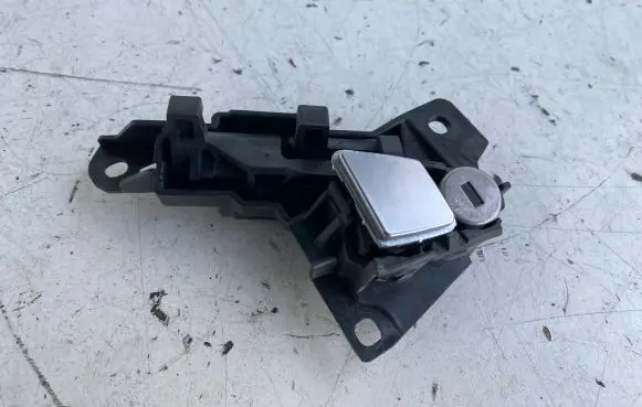 BMW 5 F10 F11 Glove box lock 03F1010017