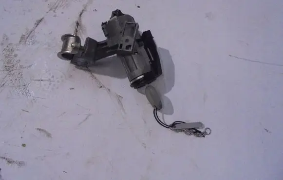 Toyota Corolla E120 E130 Ignition lock