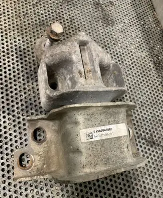 Peugeot Boxer Engine mount bracket 01380043080