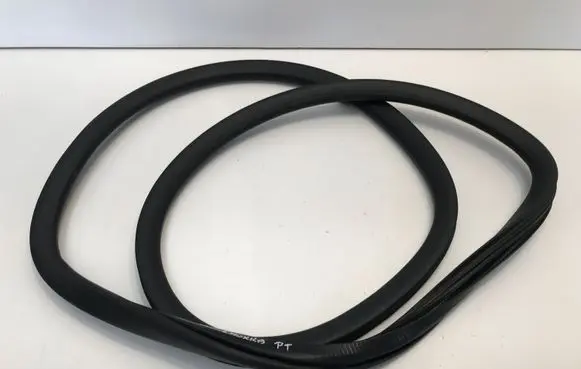 Opel Mokka B Rear door rubber seal (on body) 150822 4286
