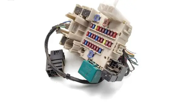 Isuzu D-Max Fuse module 8980809780 AH066500-6950