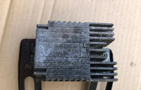 Mercedes-Benz A W168 Coolant fan relay 0275458032