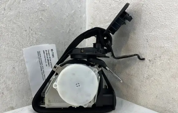 BMW 4 F32 F33 Front seatbelt 34097873C 33052214