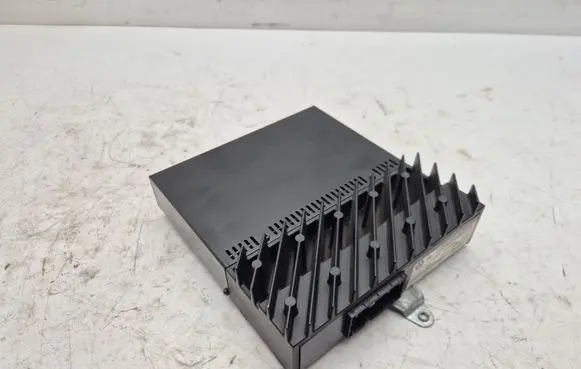 BMW 3 E90 E91 Sound amplifier 6960925