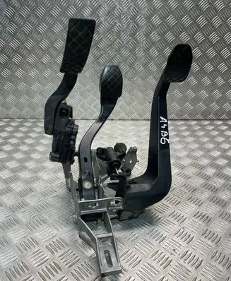 Audi A4 S4 B6 8E 8H Pedal assembly 8E1721117A