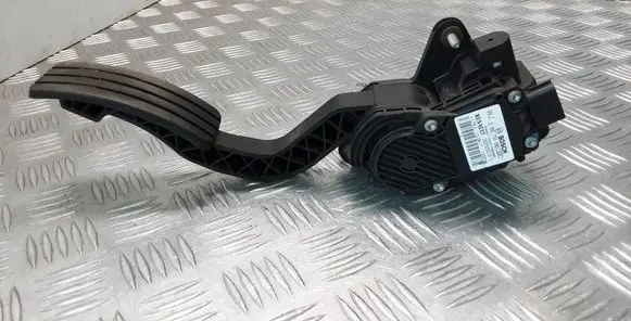 Renault Latitude (L70) Accelerator throttle pedal 0280755085 180050001R