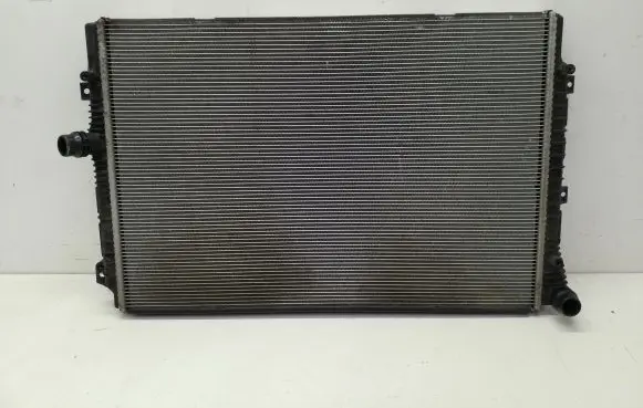 Volkswagen Jetta VI Coolant radiator 5C0121251K