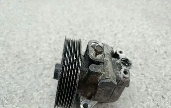 Ford S-MAX Power steering pump